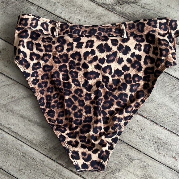 Good American Belted Bikini Bottom Show Off Leopard Size 2 - Picture 5 of 5